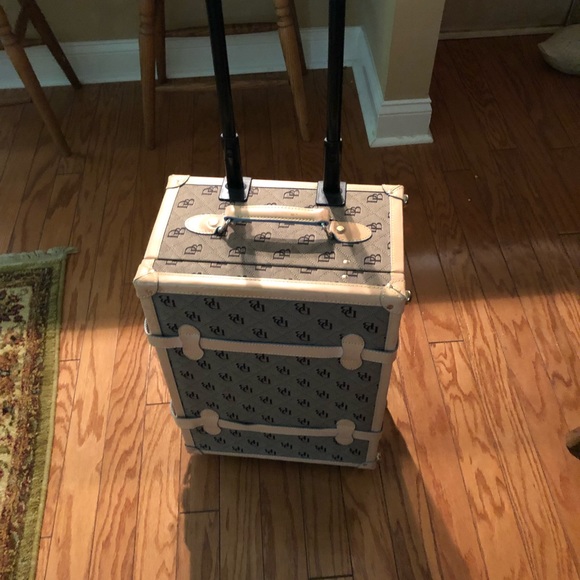 Meet your Posher, Marlene - Picture 2 of 10